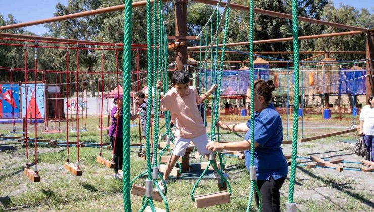 Özel bireyler Tarsus Gençlik Kampında keyifli vakit geçirdi