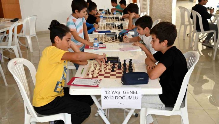 Manavgat Beledi̇yesi̇nden Cumhuri̇yeti̇n 100. Yılına Özel Satranç Turnuvası